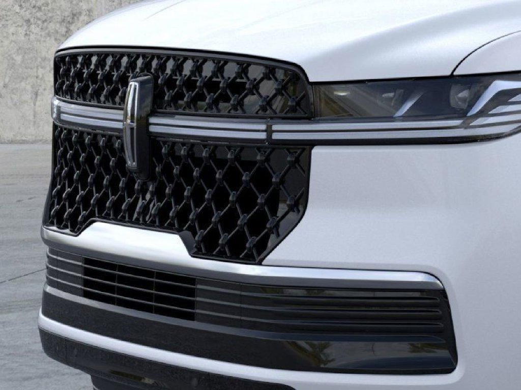 New 2026 Lincoln Navigator L Reserve w/ Jet Appearance Package AWD/4WD image 17