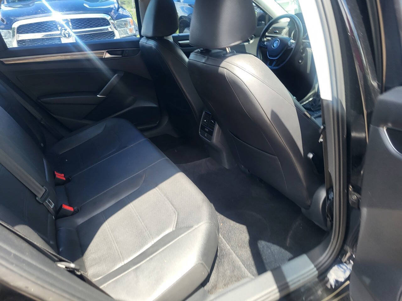 Used 2016 Volkswagen Passat 1.8T SE FWD image 17