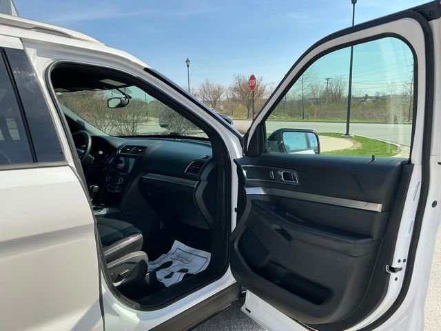 Used 2019 Ford Explorer XLT w/ Equipment Group 202A image 17
