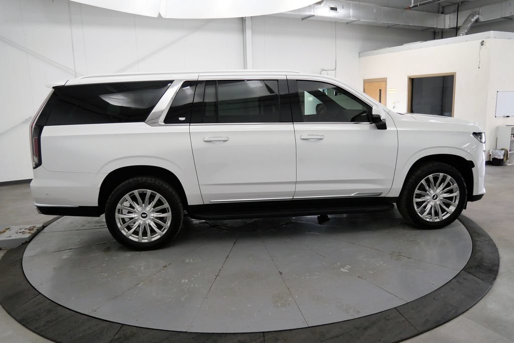 Used 2021 Cadillac Escalade ESV Premium Luxury AWD/4WD image 8