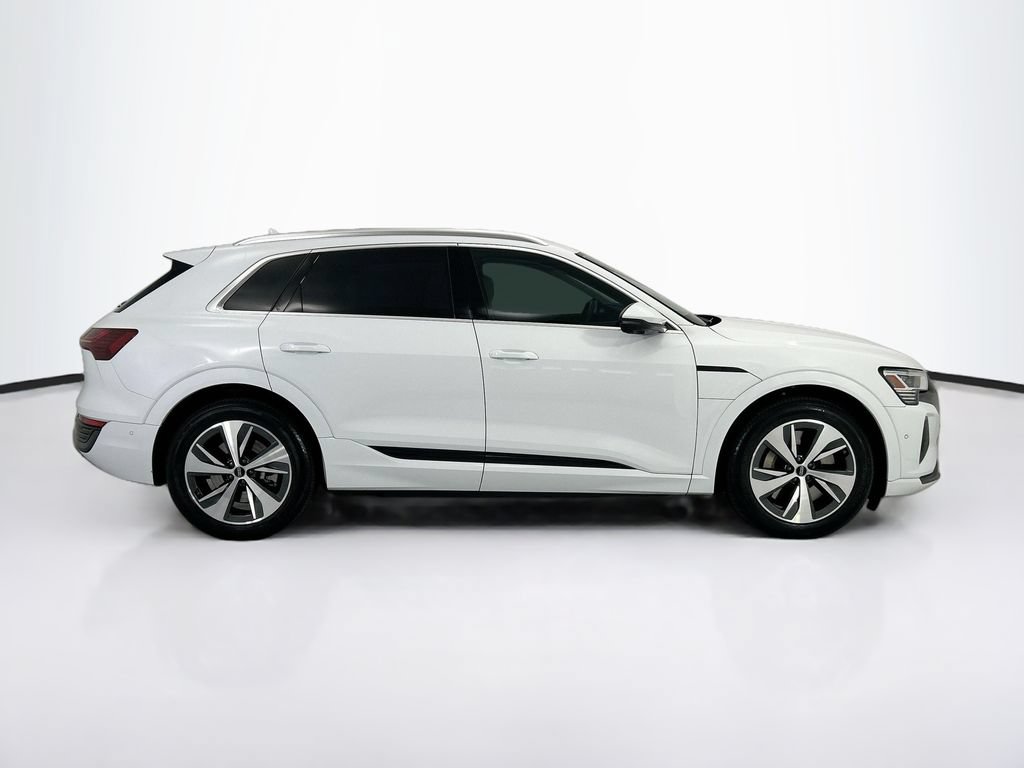 Certified 2024 Audi Q8 e-tron Premium Plus w/ Premium Plus Package AWD/4WD image 4