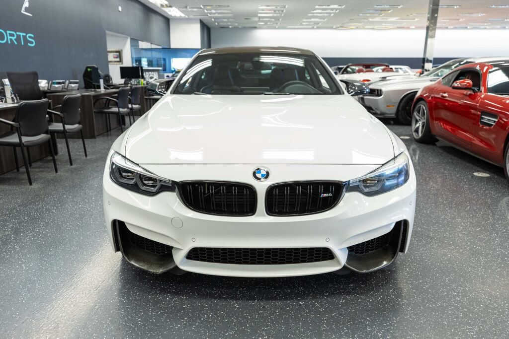 Used 2018 BMW M4 Coupe RWD image 2
