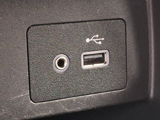 Used 2025 Nissan Versa SV FWD image 25