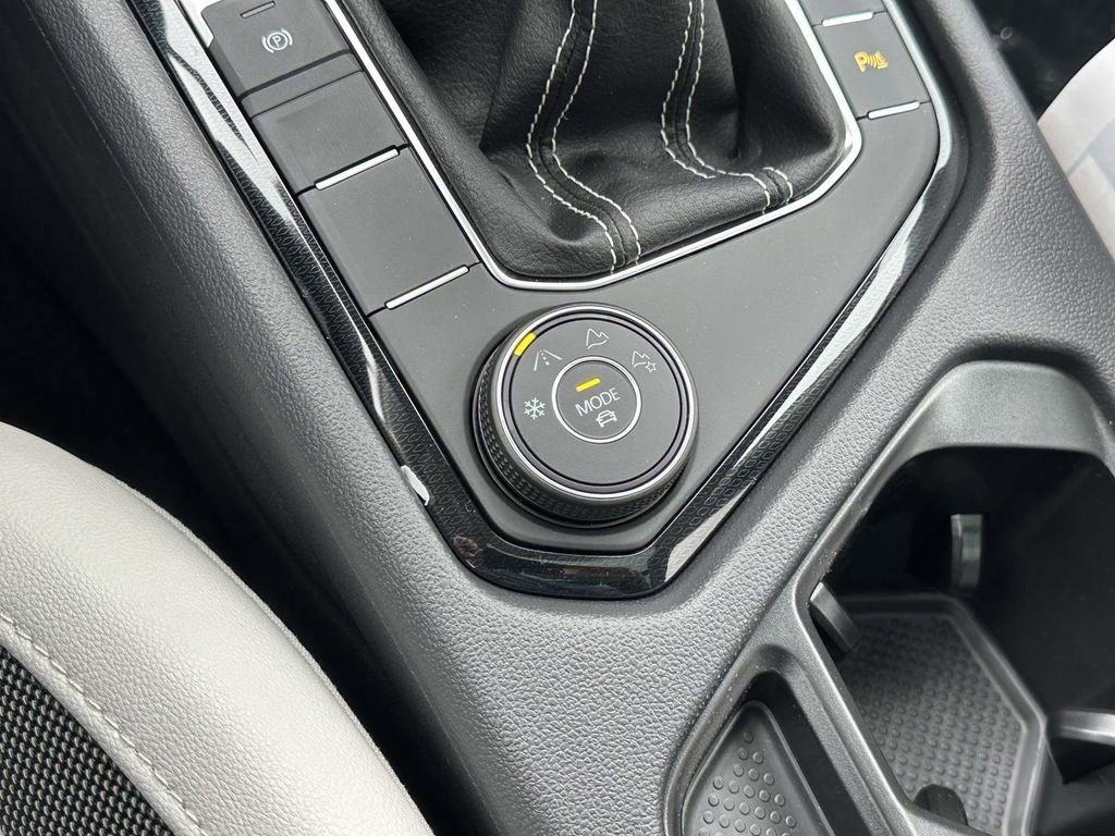 New 2026 Volkswagen Taos SE image 23