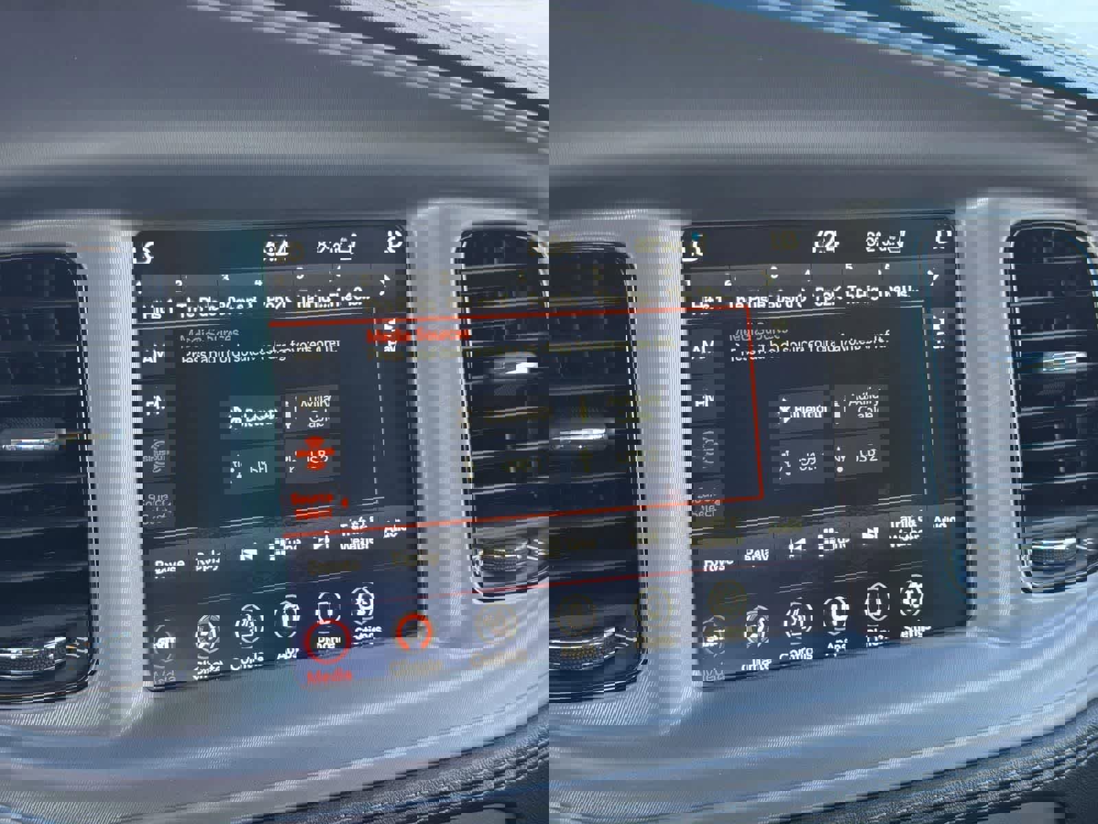 Used 2023 Dodge Charger R/T w/ Plus Group image 18