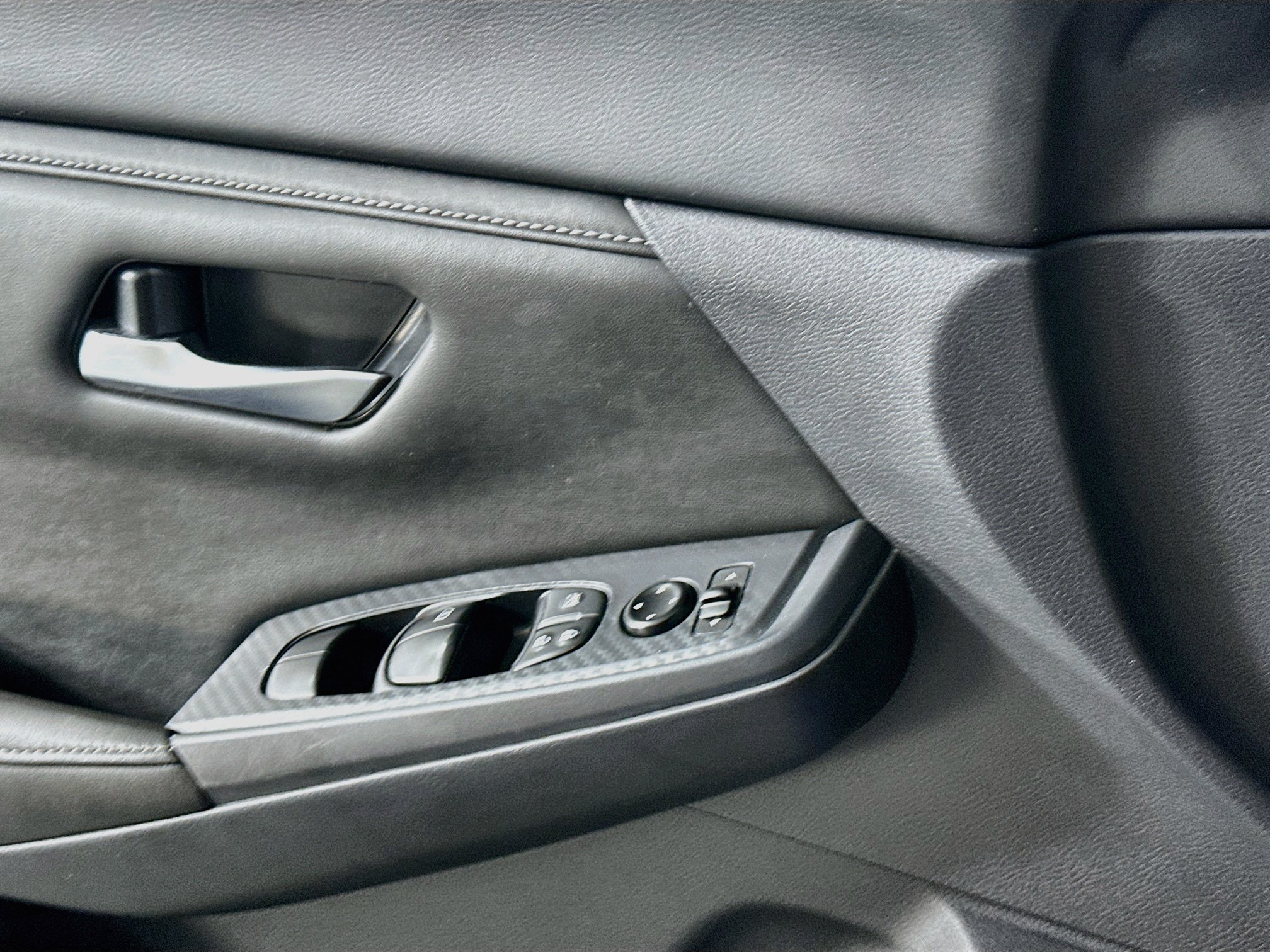 Used 2025 Nissan Sentra SV w/ All-Weather Package FWD image 15