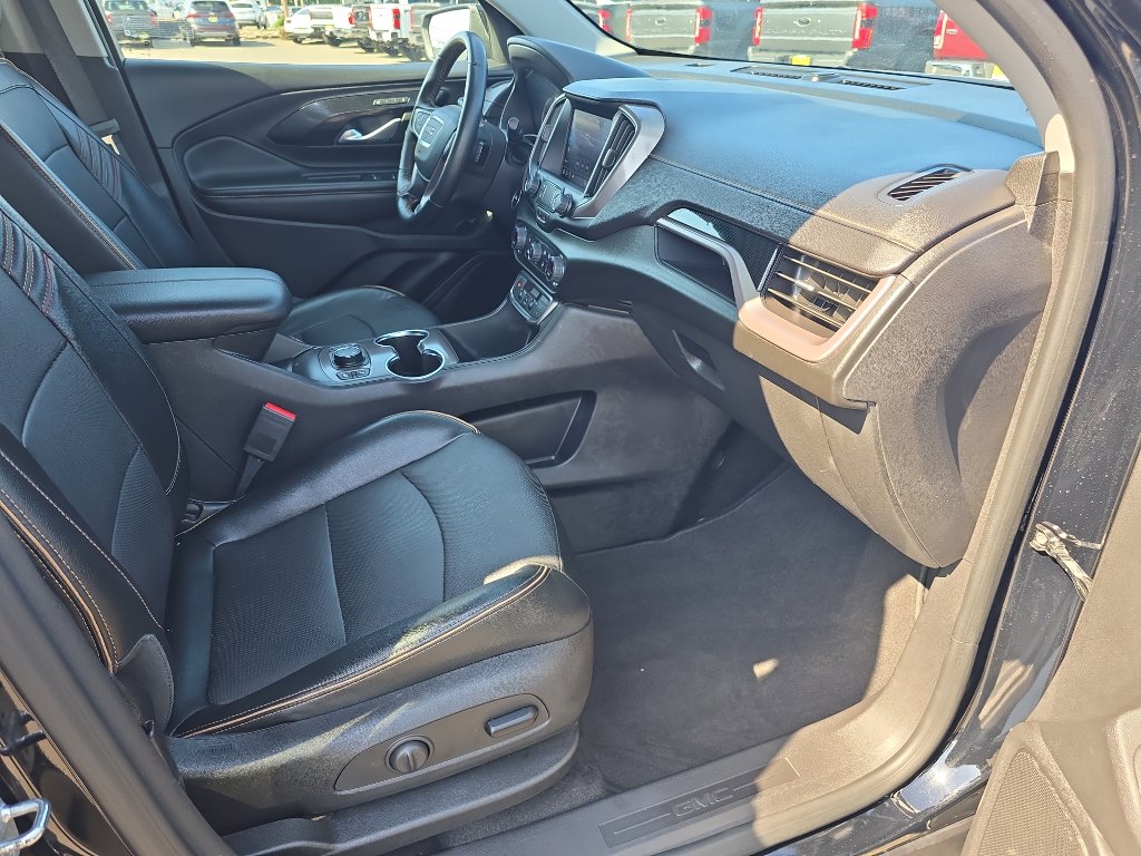Used 2023 GMC Terrain AT4 image 16
