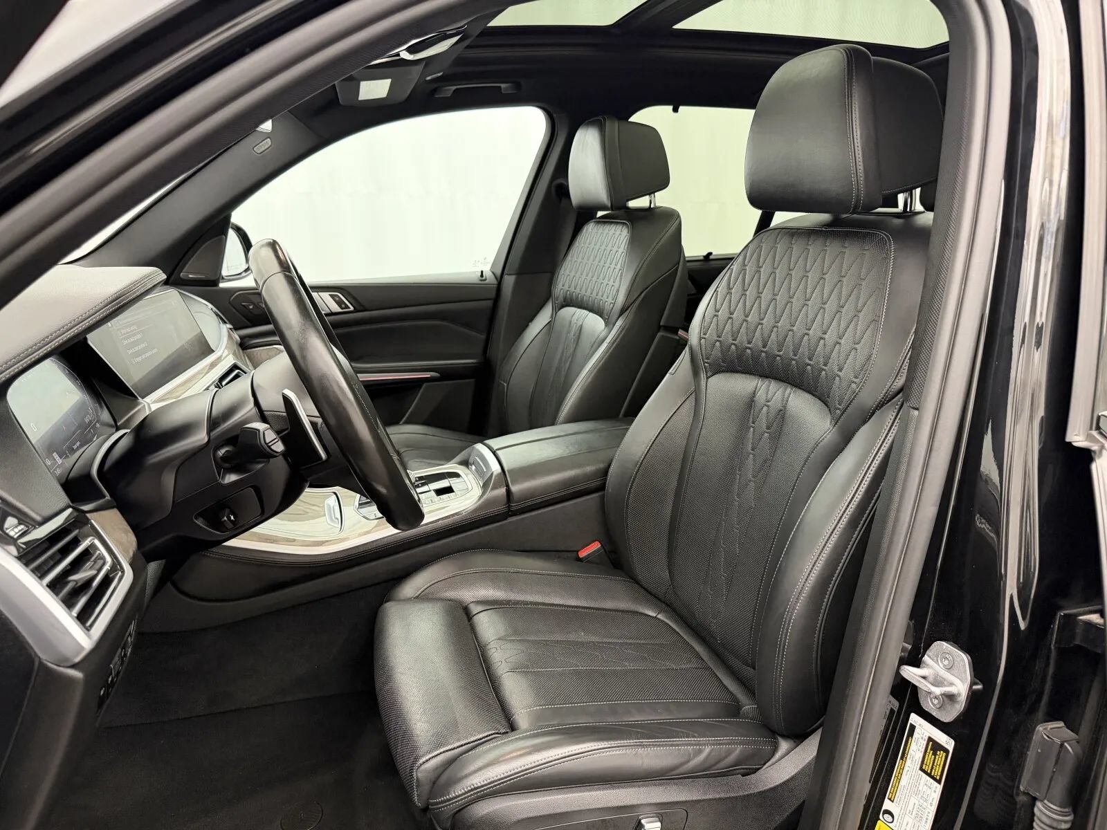 Used 2021 BMW X5 M50i w/ Executive Package AWD/4WD image 11