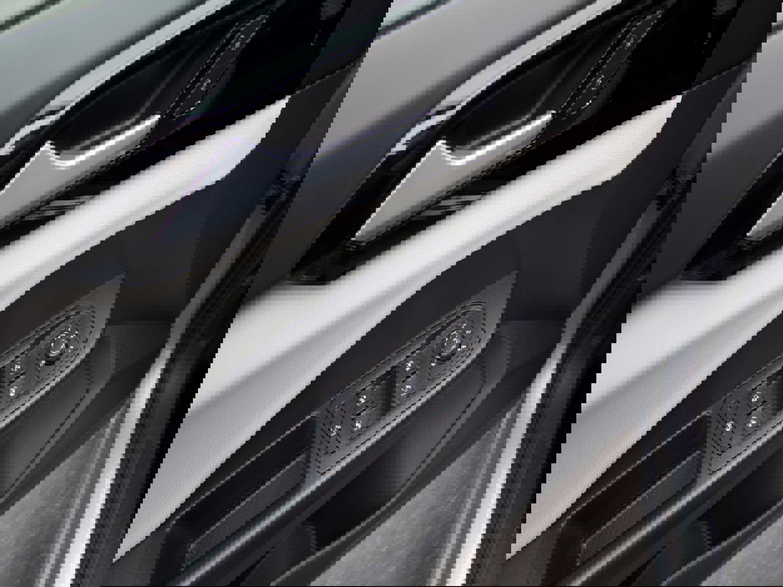 New 2025 Volkswagen Taos S image 9