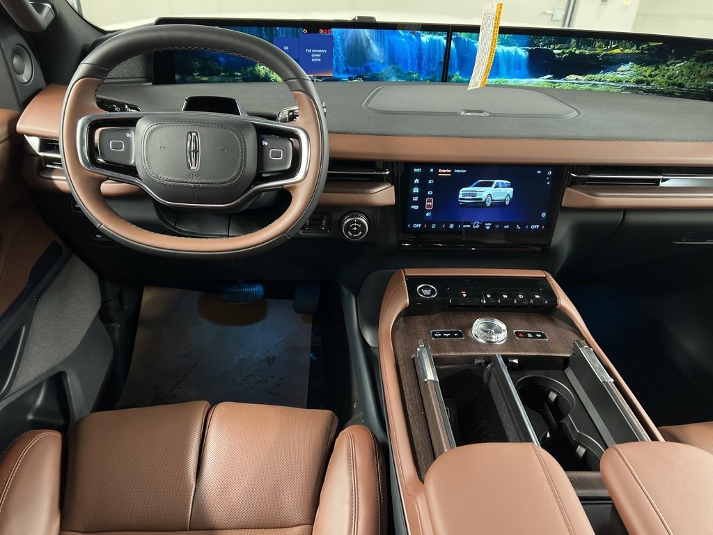 New 2026 Lincoln Navigator Reserve image 8