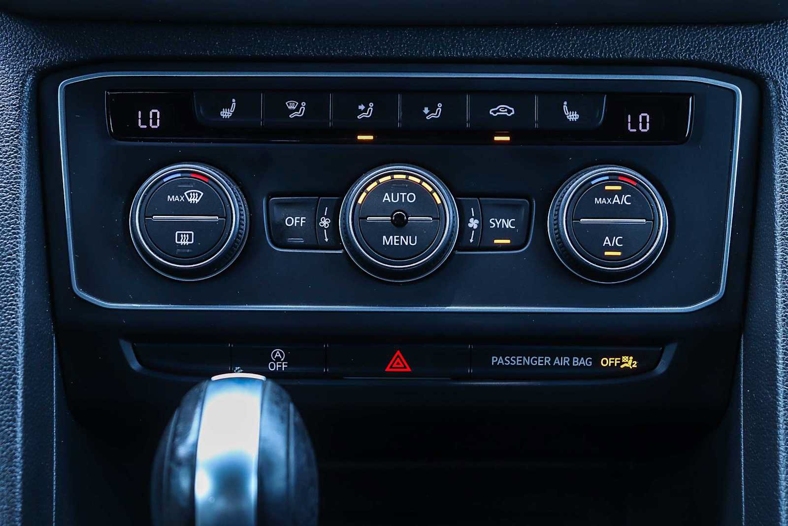 Certified 2020 Volkswagen Atlas Cross Sport SE FWD image 13