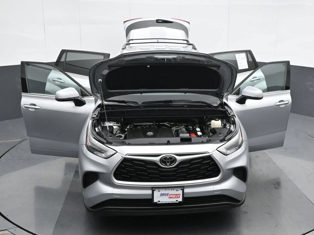 Used 2022 Toyota Highlander L AWD/4WD image 36