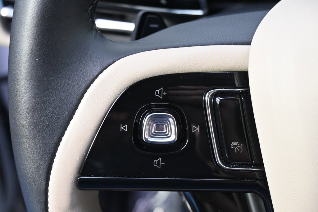 New 2025 Lincoln Corsair Reserve w/ Towing Package image 31