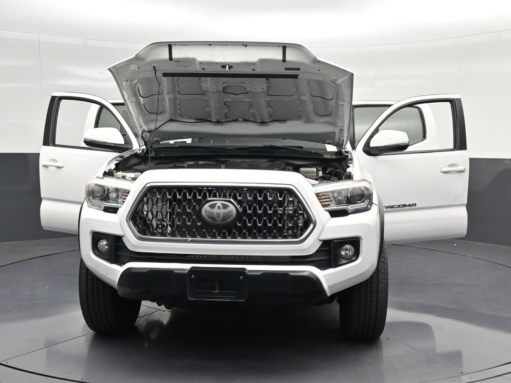 Used 2018 Toyota Tacoma TRD Off-Road w/ Technology Package AWD/4WD image 37