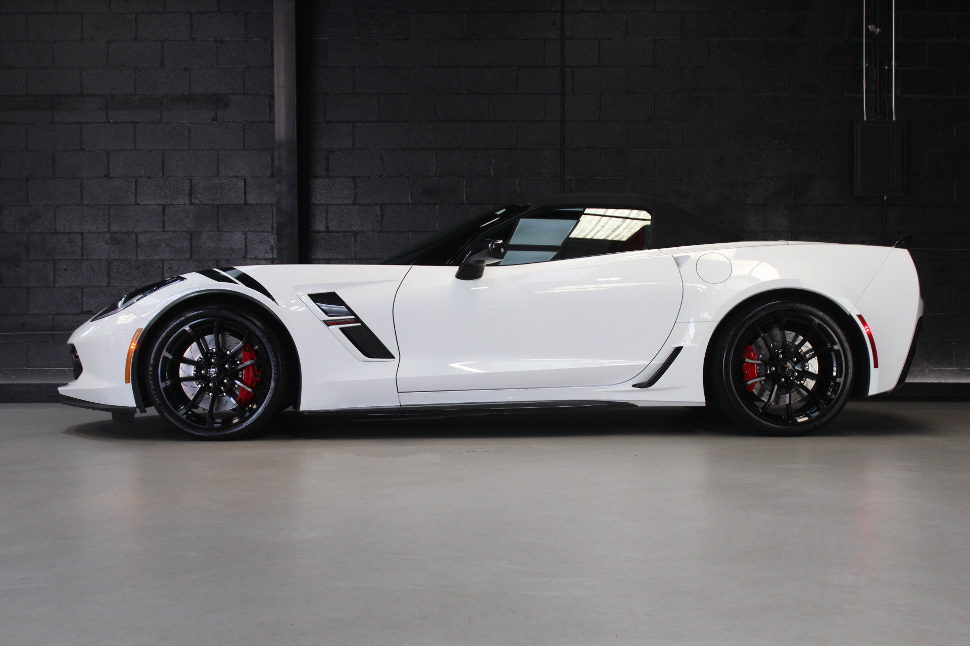 Used 2017 Chevrolet Corvette Grand Sport RWD image 3