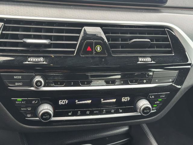 Used 2022 BMW 530i xDrive w/ M Sport Package image 29