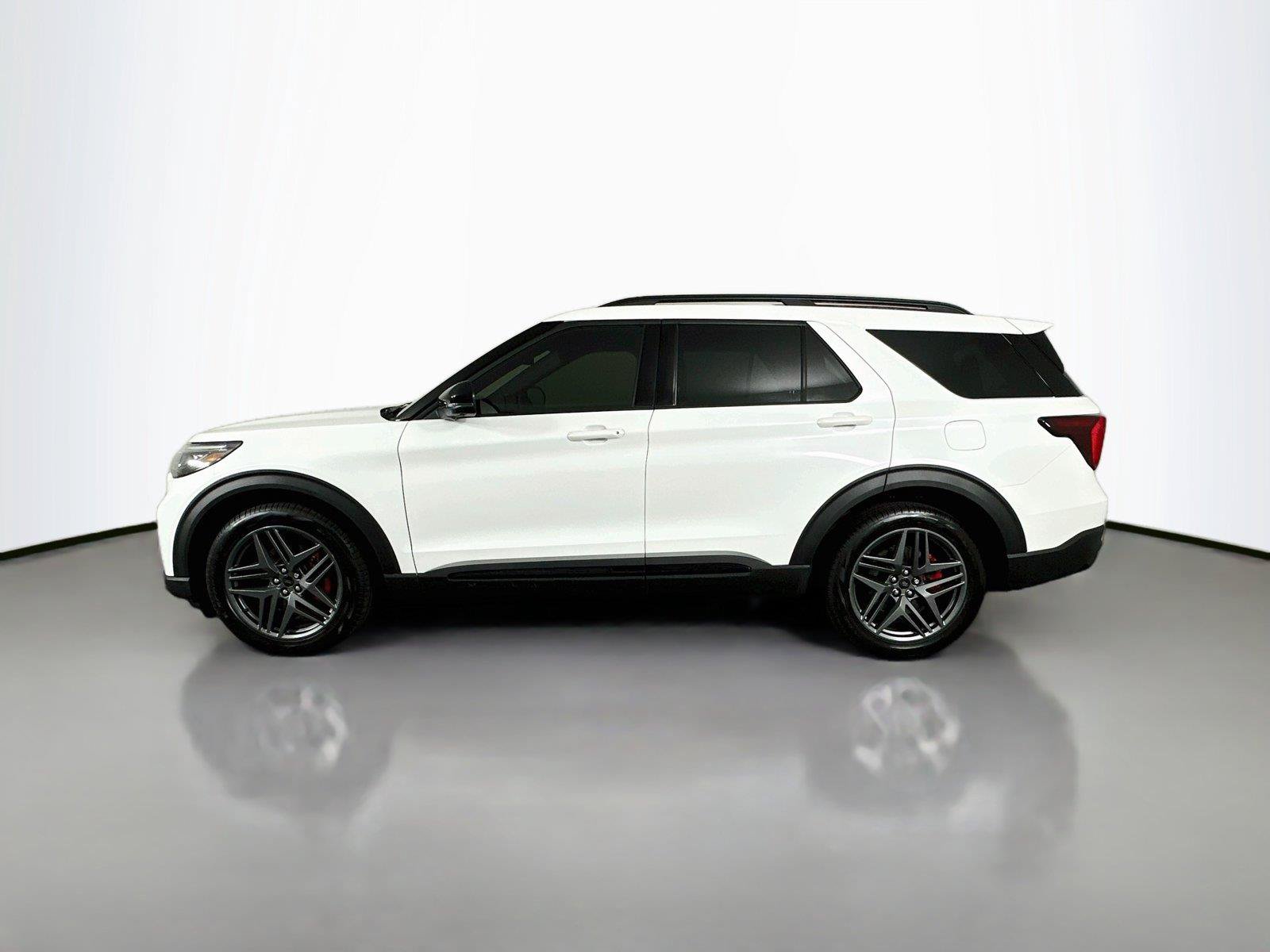 Used 2025 Ford Explorer ST AWD/4WD image 8