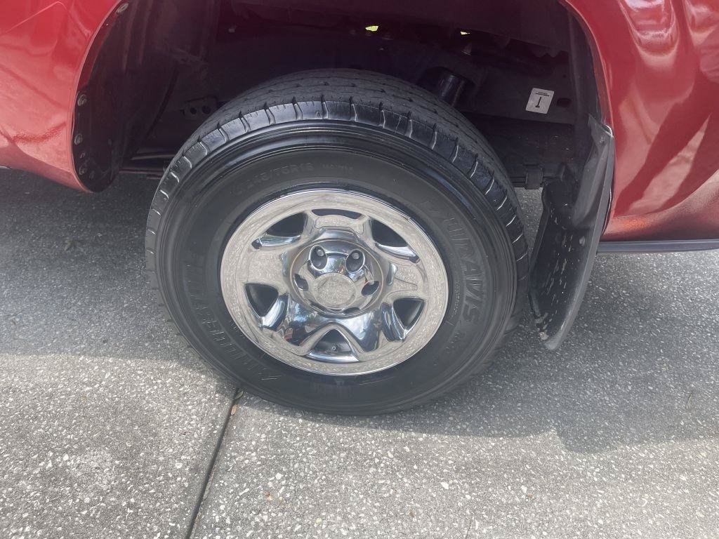 Used 2017 Toyota Tacoma SR5 RWD image 9