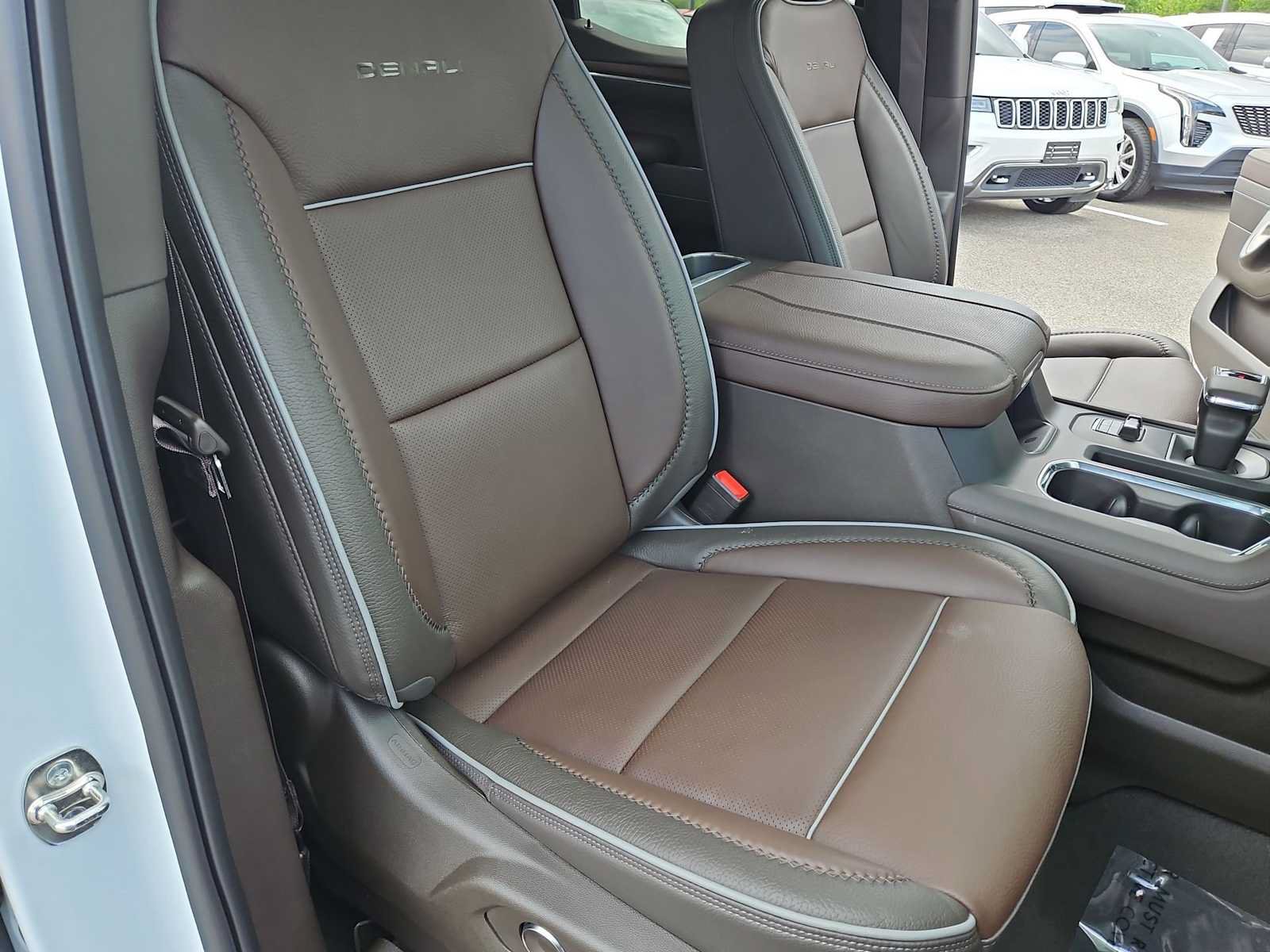 Certified 2026 GMC Sierra 1500 Denali w/ Denali Reserve Package AWD/4WD image 17