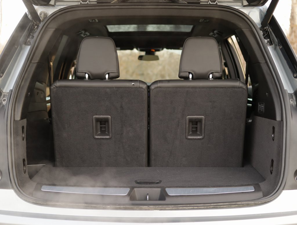 Used 2025 Cadillac XT6 Premium Luxury image 31