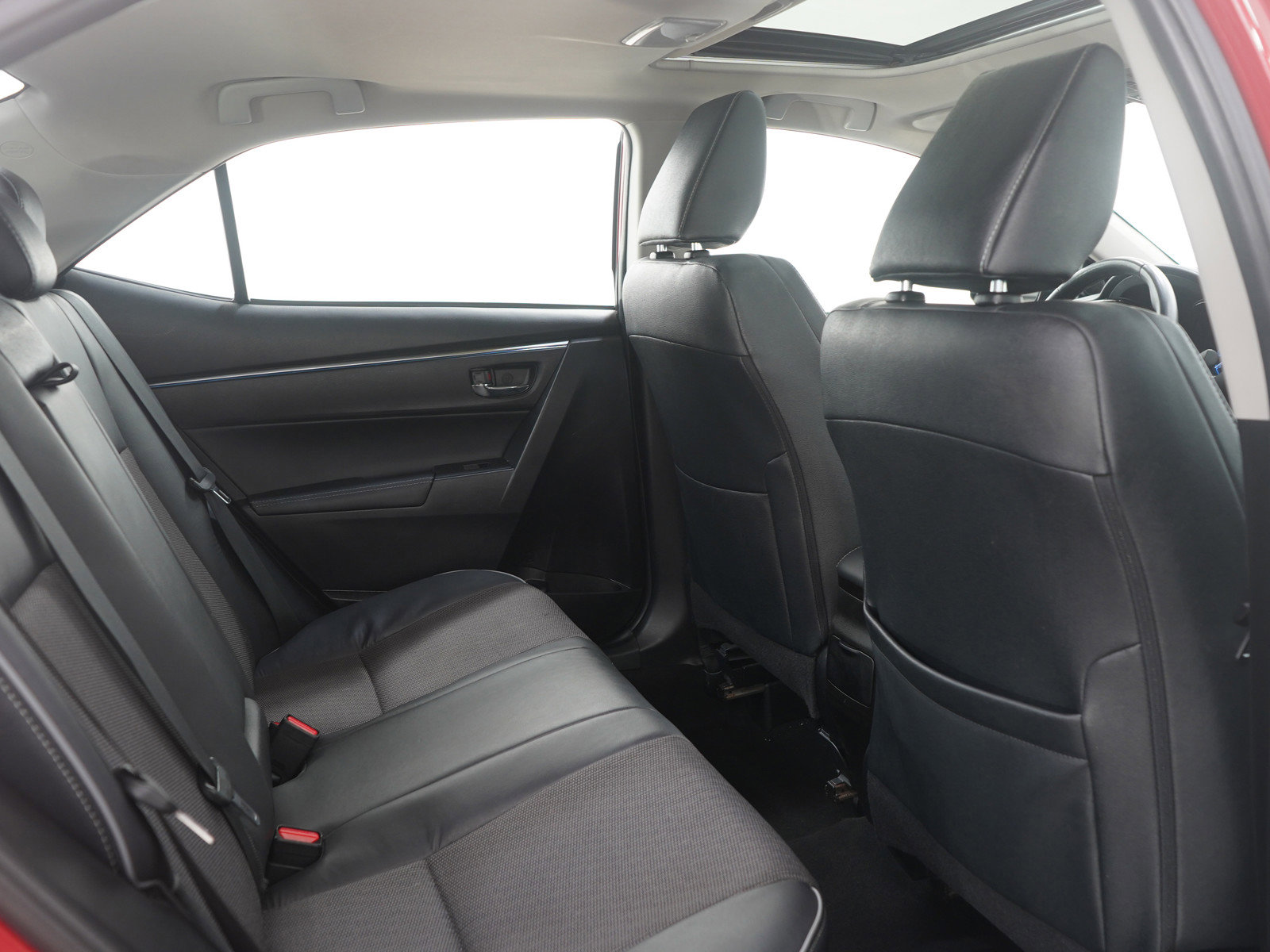 Used 2015 Toyota Corolla S image 12