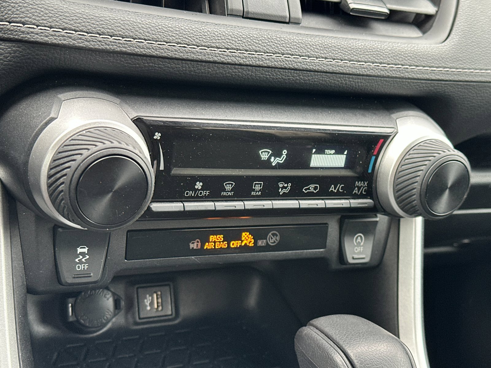 Used 2024 Toyota RAV4 LE image 19