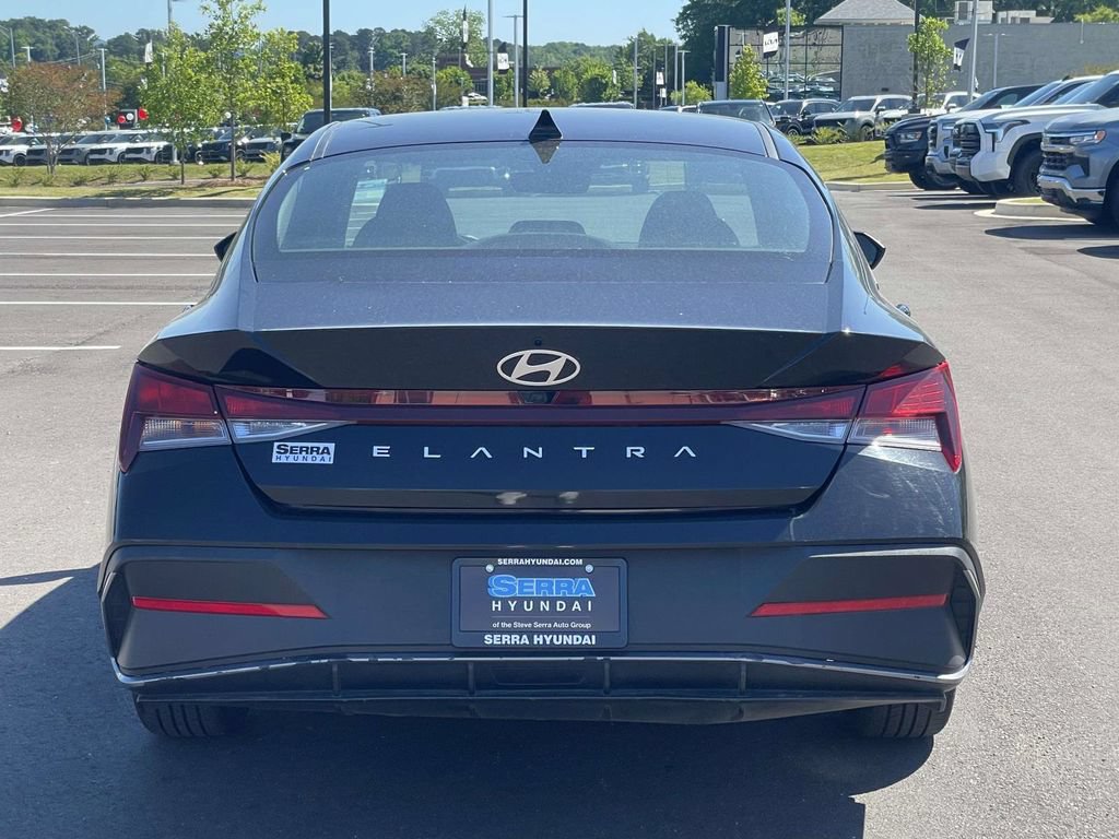 Used 2024 Hyundai Elantra SEL FWD image 4