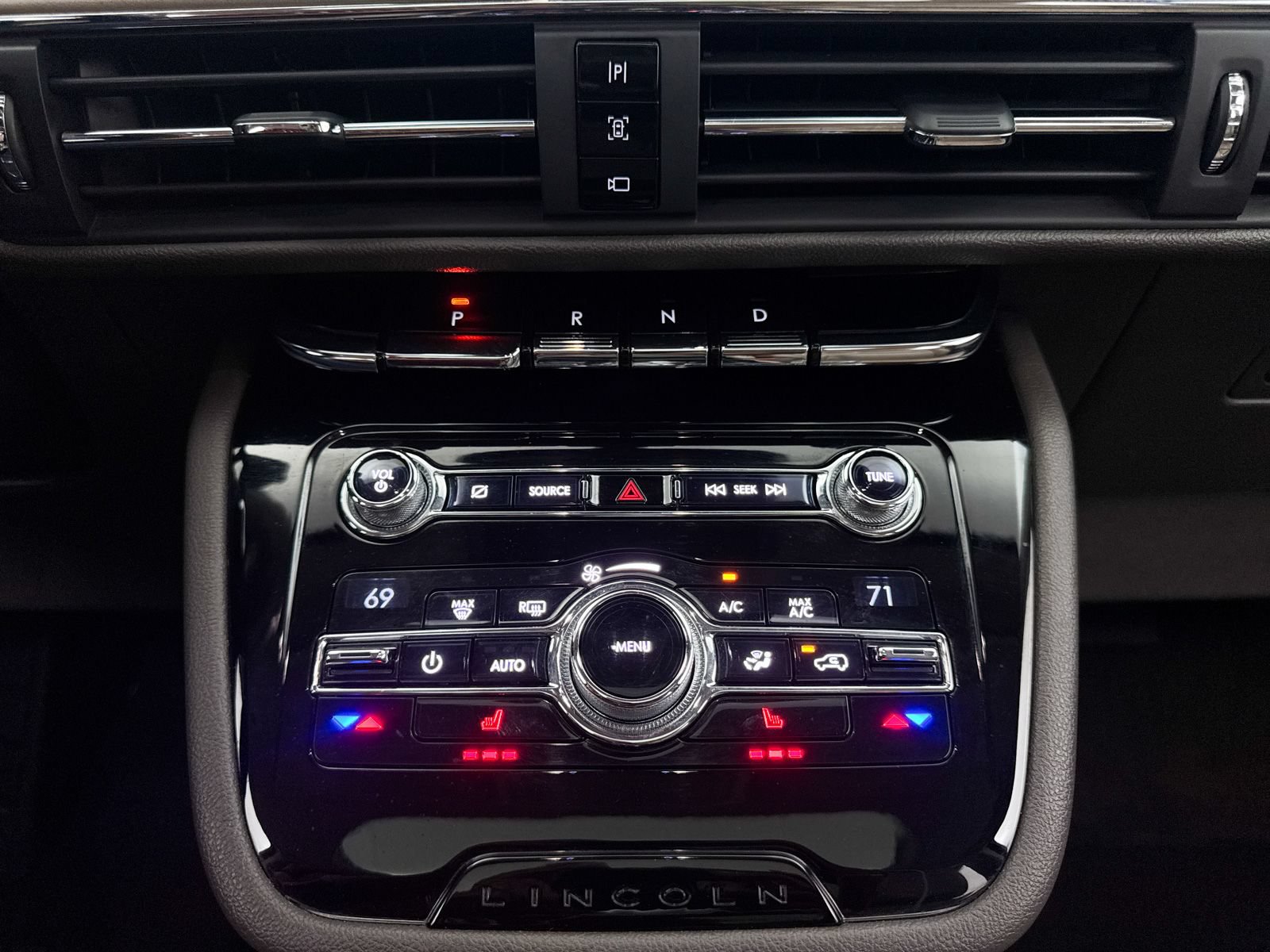 Used 2020 Lincoln Corsair Reserve FWD image 27