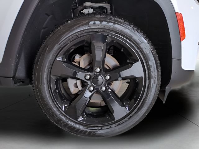 Used 2023 Jeep Grand Cherokee Altitude AWD/4WD image 27