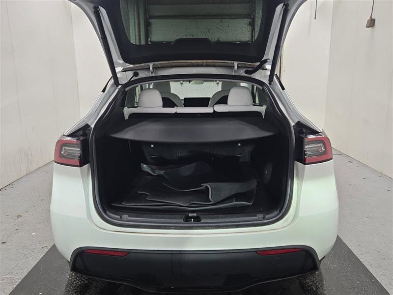 Used 2023 Tesla Model Y Long Range image 6
