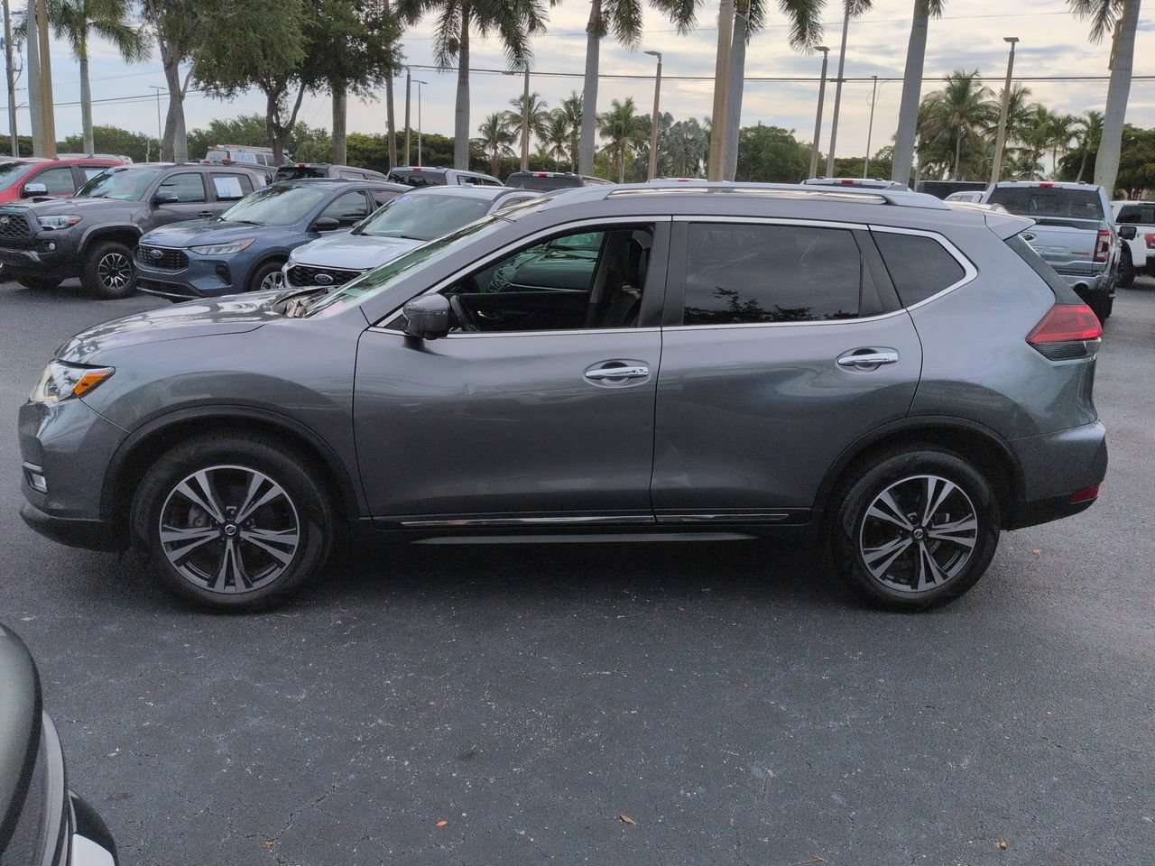 Used 2018 Nissan Rogue SL AWD/4WD image 7