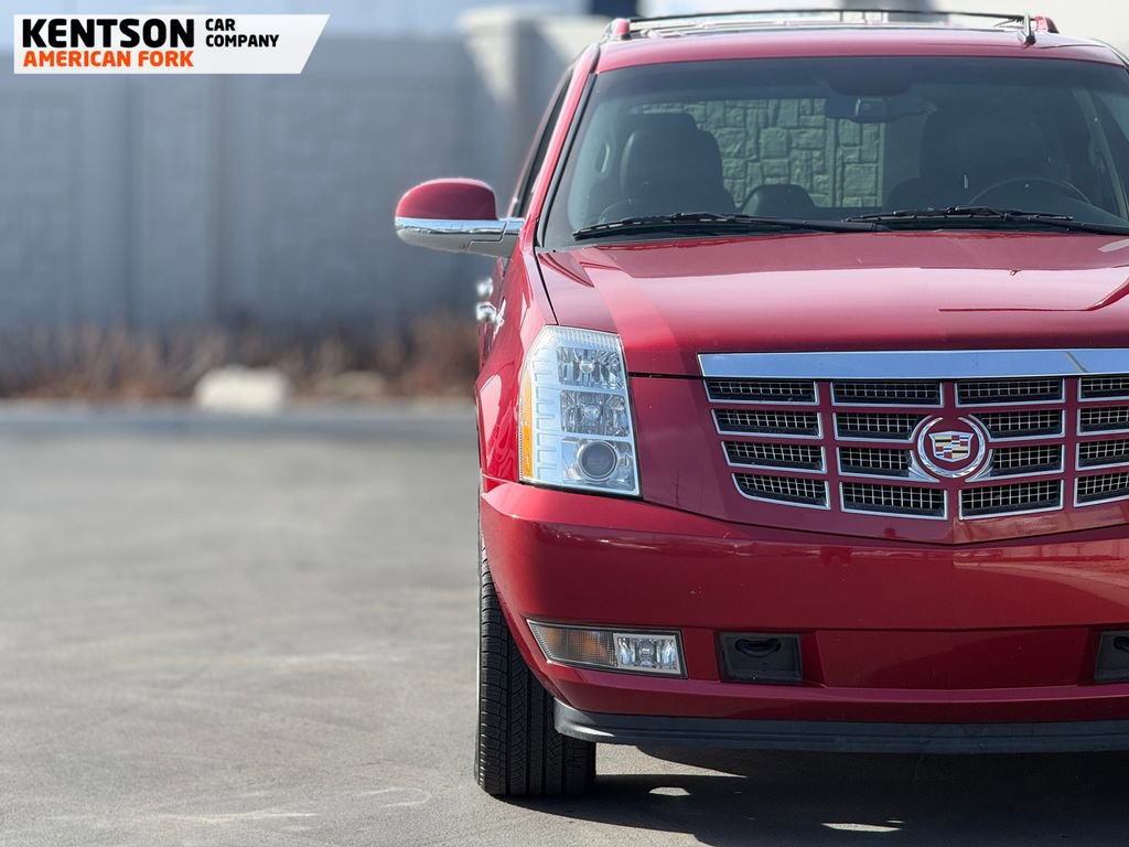 Used 2014 Cadillac Escalade Luxury image 14