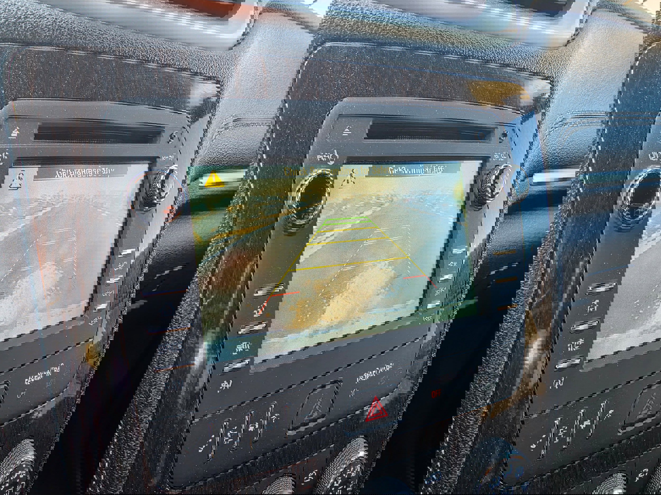 Used 2016 Chevrolet Traverse LT image 18