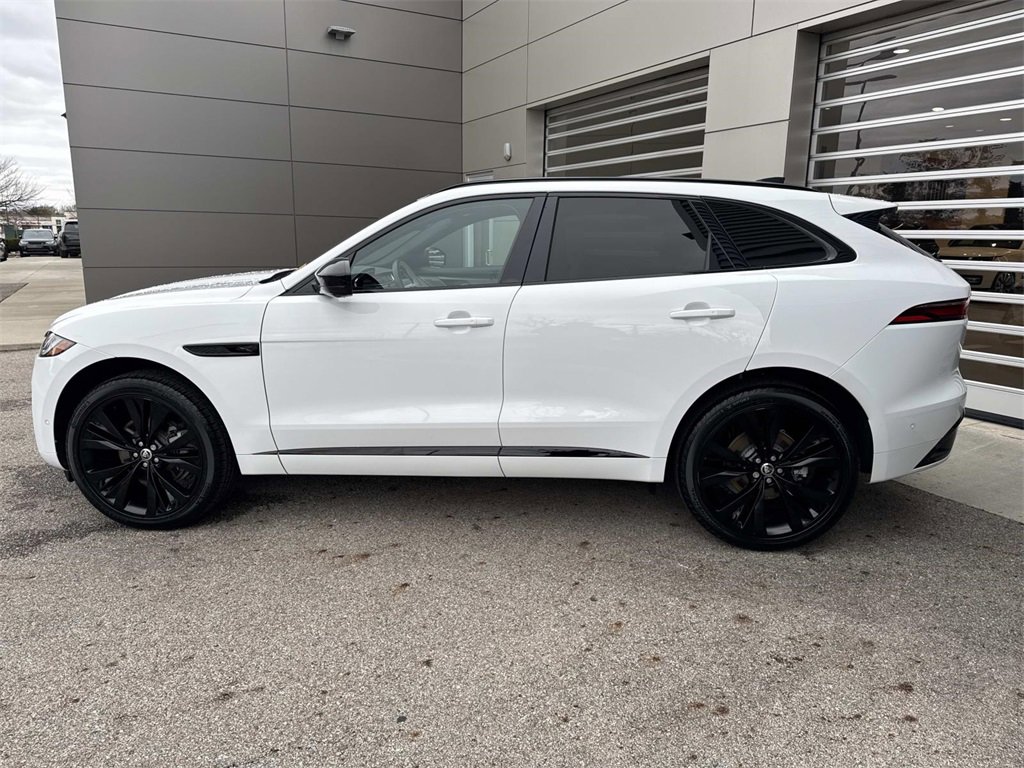 Used 2025 Jaguar F-PACE R-Dynamic S image 4