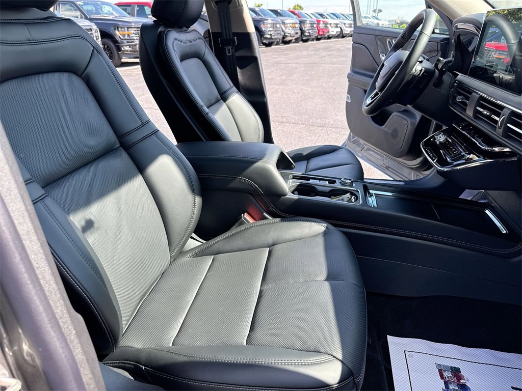 New 2025 Lincoln Corsair Reserve w/ Jet Appearance Package image 23