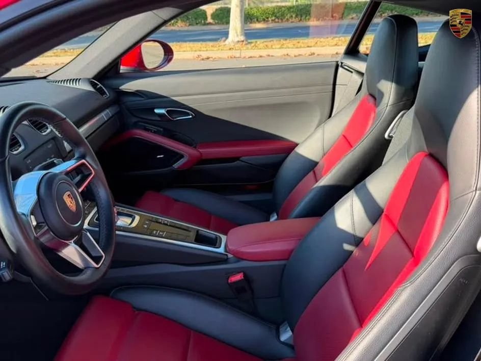 Used 2018 Porsche 718 Cayman RWD image 18