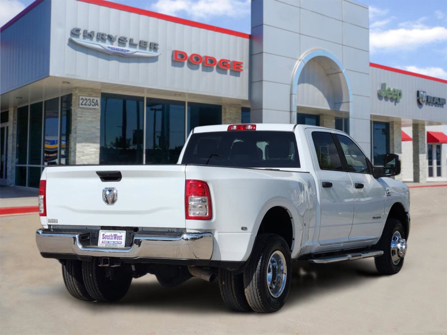 Used 2024 RAM 3500 Big Horn image 5