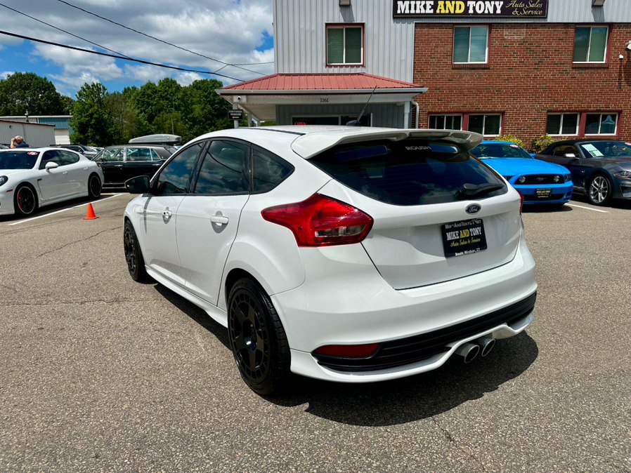 Used 2018 Ford Focus ST FWD image 6