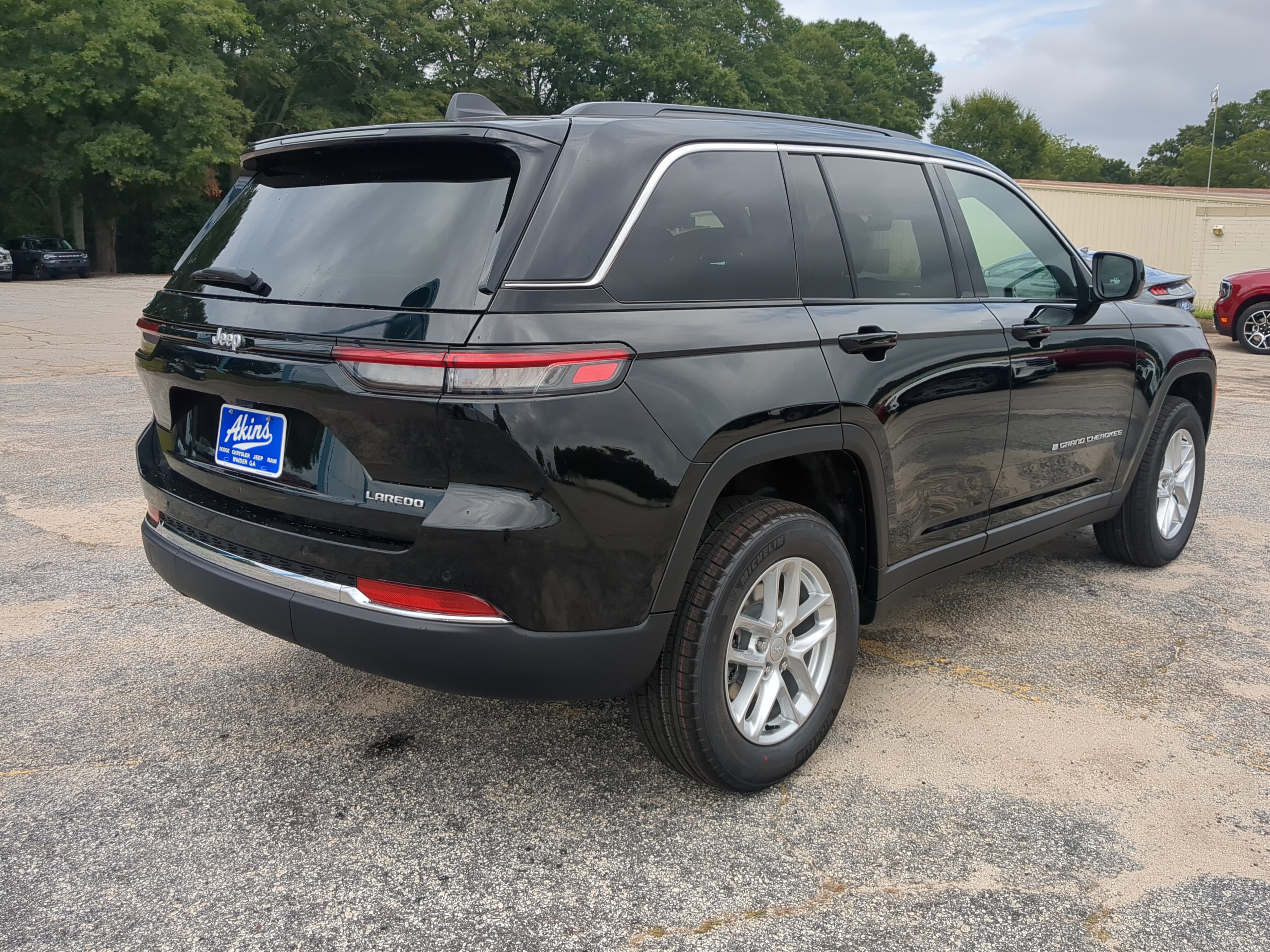 New 2026 Jeep Grand Cherokee Laredo X RWD image 3