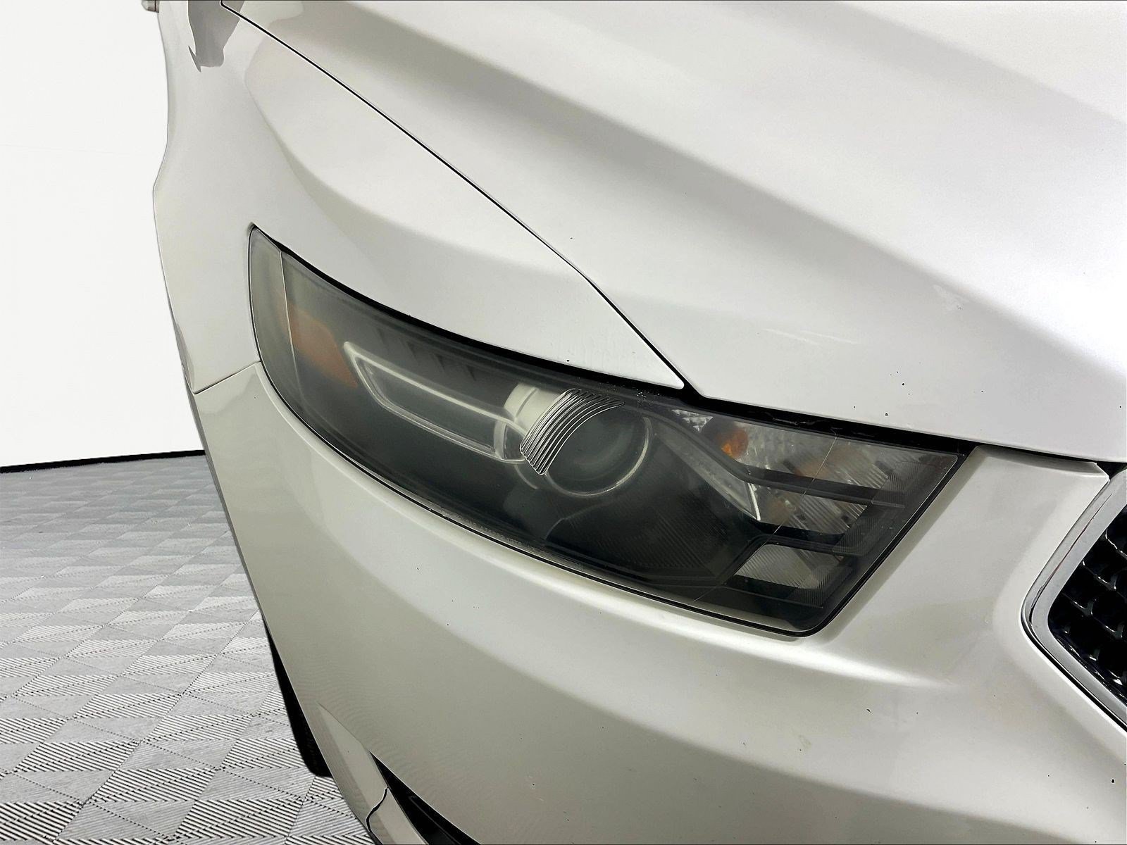 Used 2014 Ford Taurus SHO w/ Equipment Group 401A AWD/4WD image 32