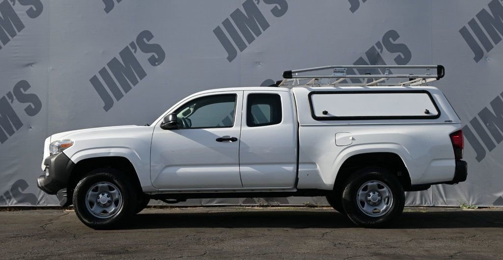Used 2018 Toyota Tacoma SR RWD image 5