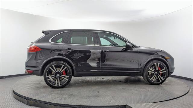 Used 2014 Porsche Cayenne Turbo AWD/4WD image 9