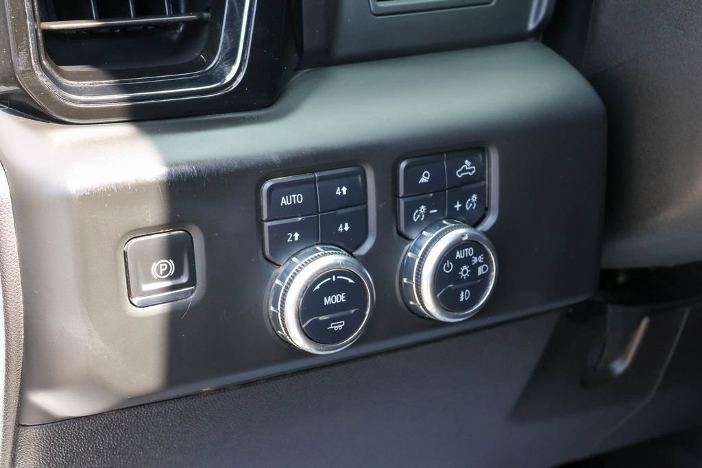 Used 2025 GMC Sierra 2500 AT4 AWD/4WD image 14