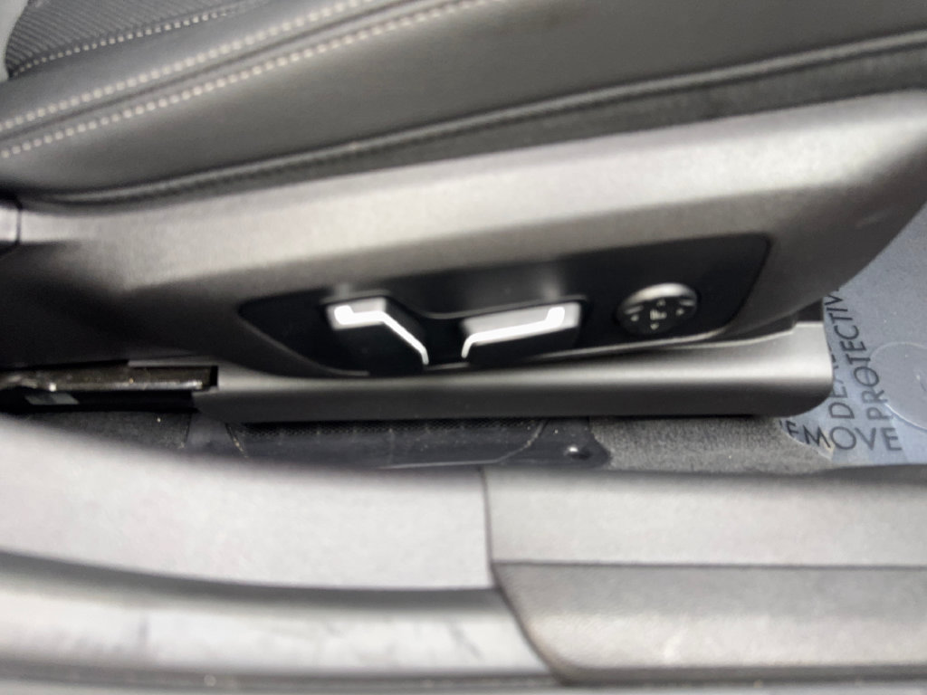 Used 2025 BMW 330i Sedan RWD image 49