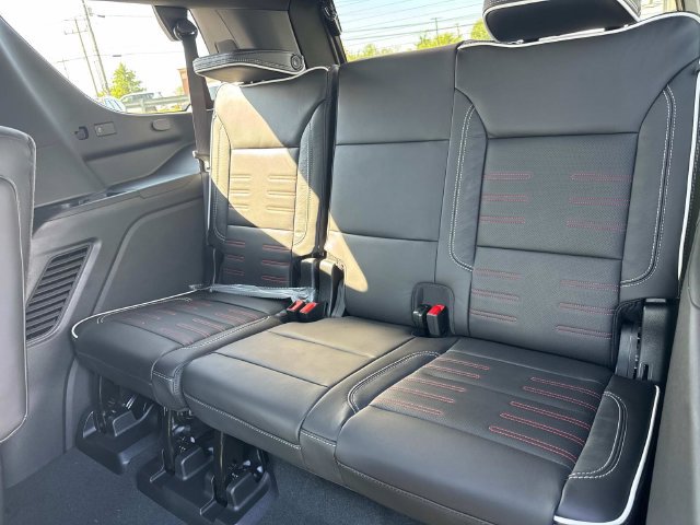 New 2026 GMC Yukon AT4 Ultimate AWD/4WD image 18
