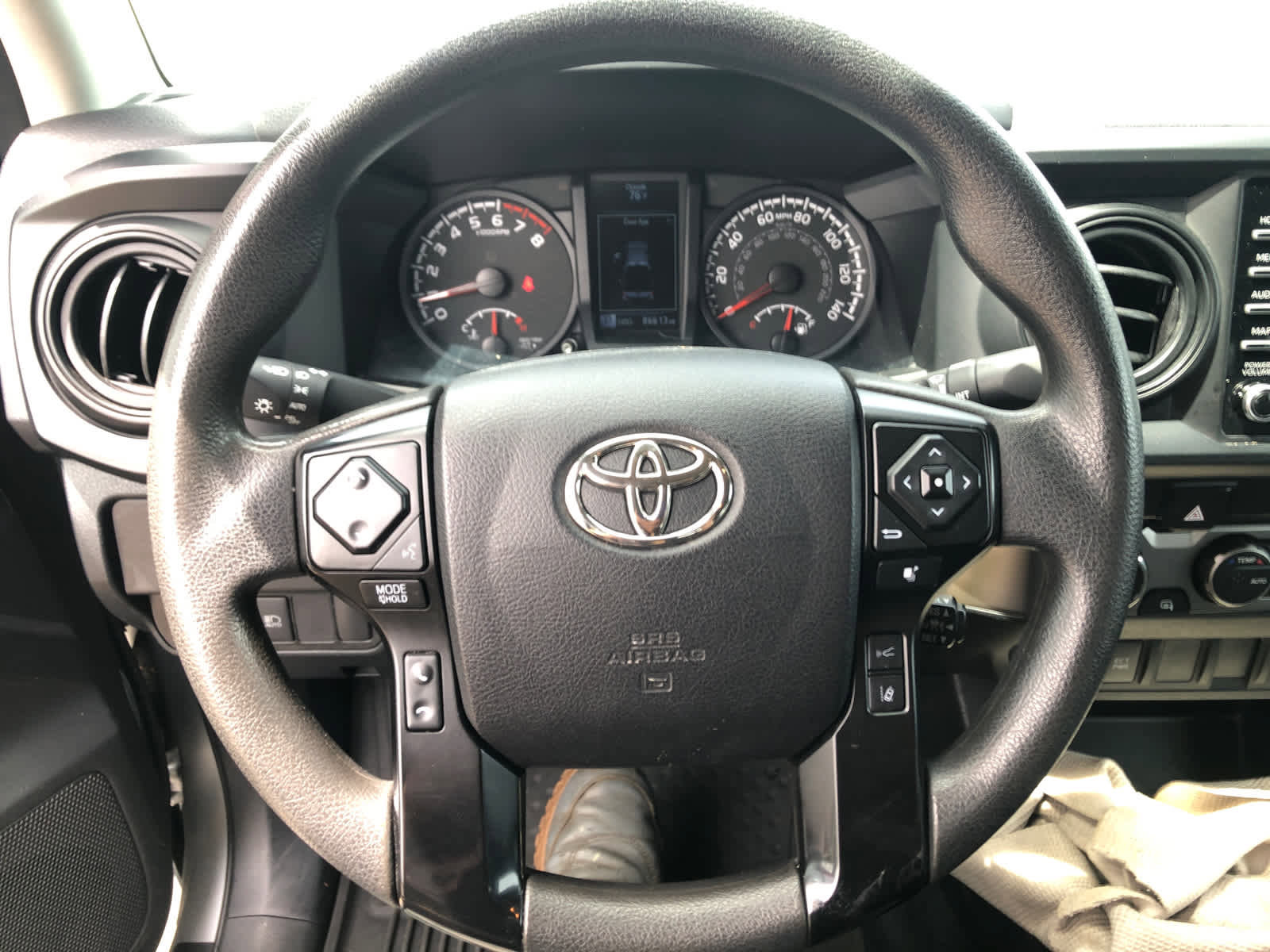 Used 2022 Toyota Tacoma SR AWD/4WD image 9