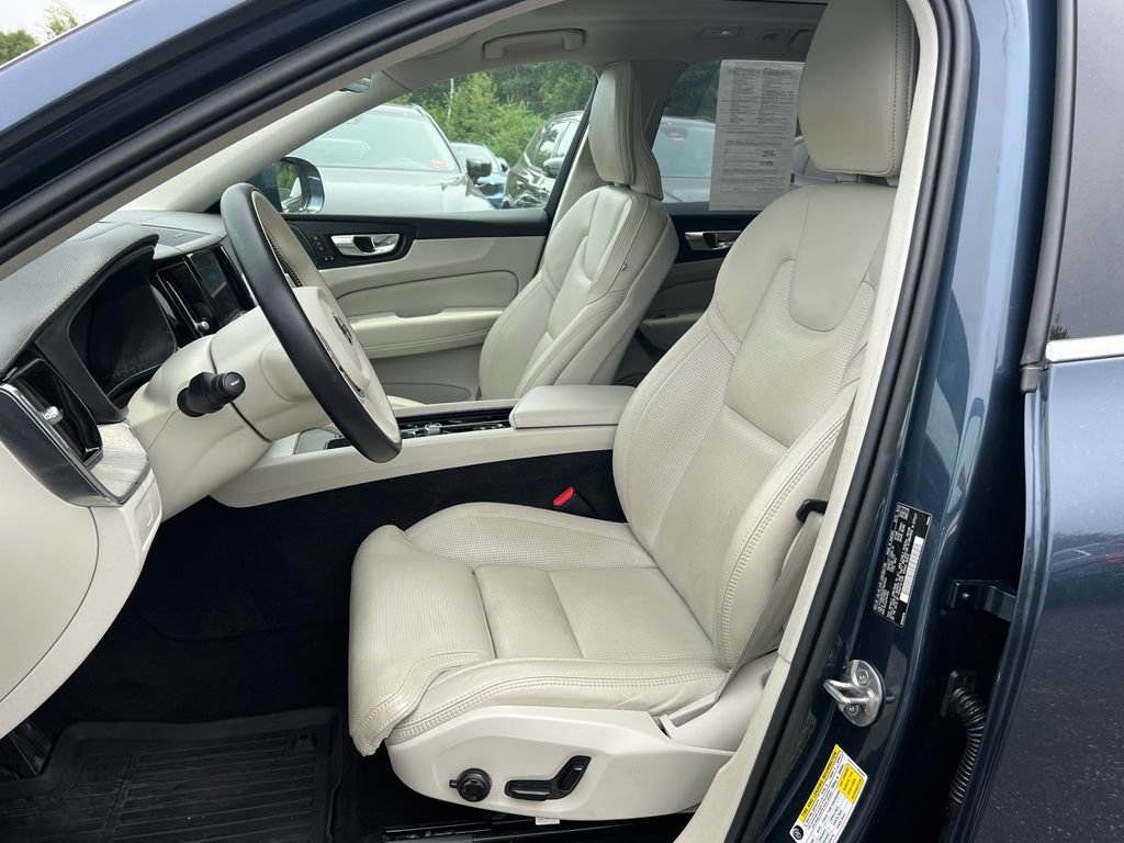Certified 2023 Volvo XC60 B6 Ultimate w/ Protection Package Premier AWD/4WD image 10