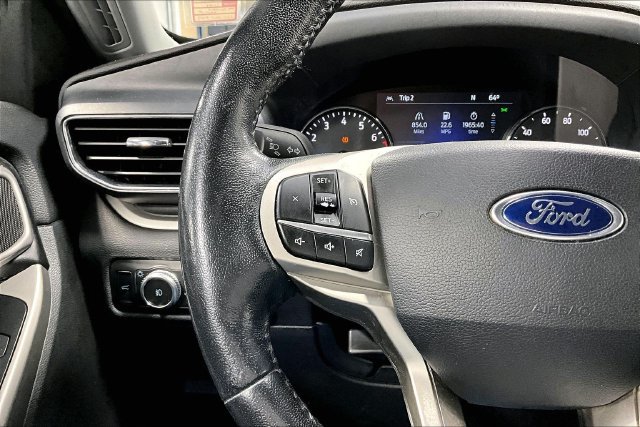 Used 2021 Ford Explorer XLT w/ Equipment Group 202A AWD/4WD image 12