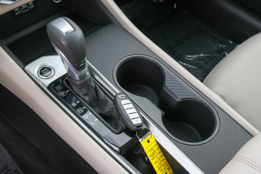 Used 2025 Nissan Altima 2.5 SV FWD image 19