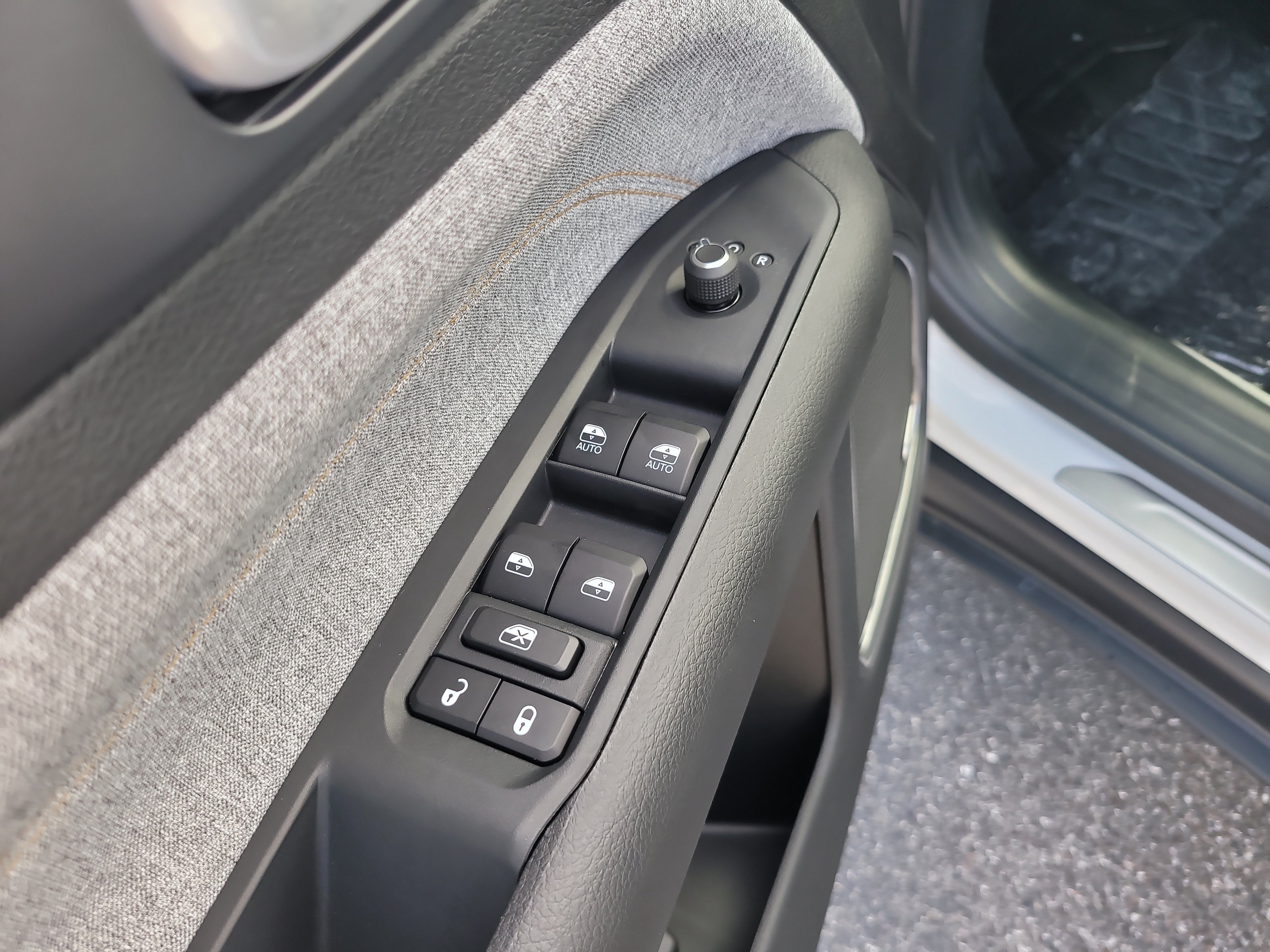 New 2026 Jeep Compass Latitude AWD/4WD image 13